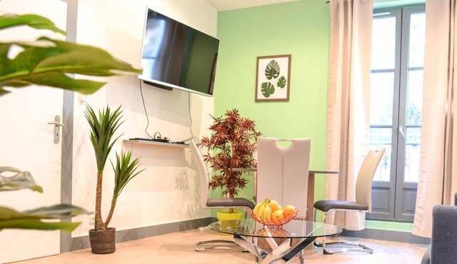 Bright T2 in the historic center with Clim/AC ★★★★★