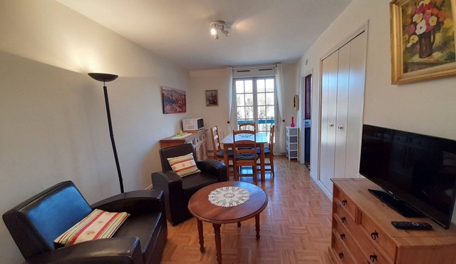 Bright T2 with Wi-Fi and washing machine, center of La Roche-Posay