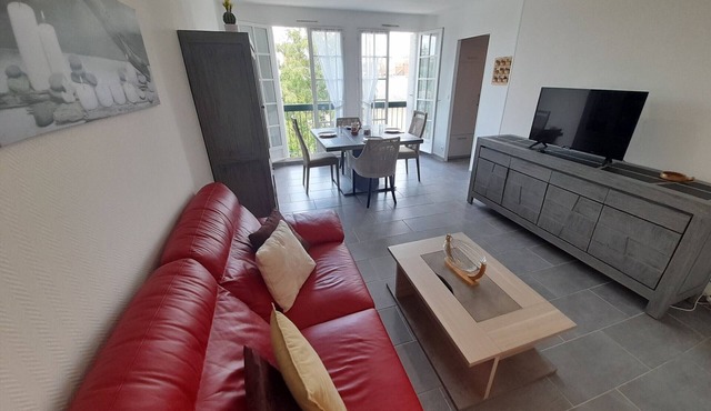 Bright T3 in La Roche-Posay center with Wi-Fi