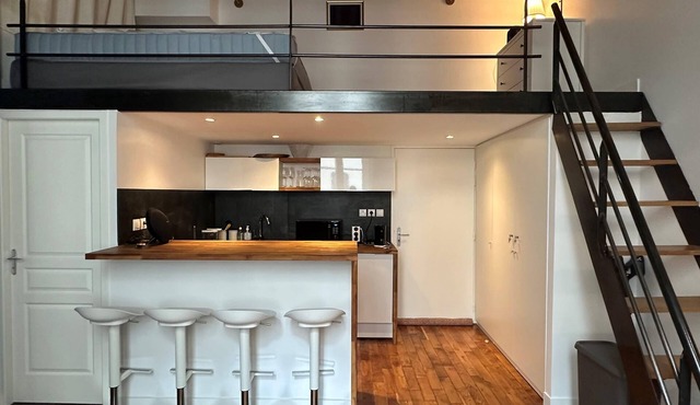 Bright T3 in the 1st arrondissement