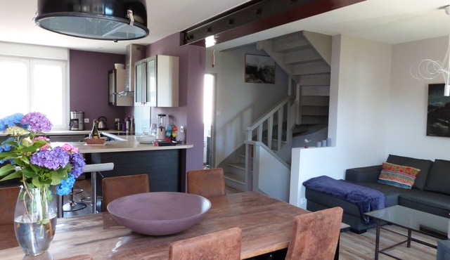 Bright tastefully decorated house 300 meters from the Sables Blancs beach.