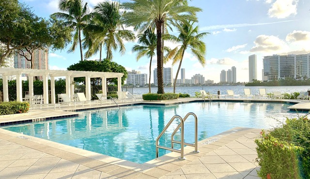 Bright Top Floor Waterfront Condo Conveniently Located in Aventura