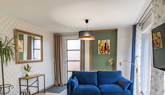 Bright townhouse, Cholet center