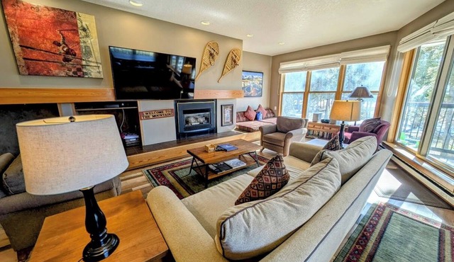 Bright Updated 3B w/bunk room, Indoor Pool/Hot Tub