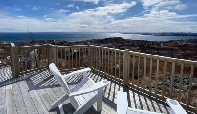 Bright Upper Island Cove Home/Cathedral Ocean View