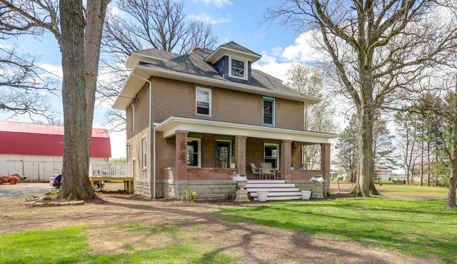 Bright Van Wert Home: 1/2 Mi to Golf Course!