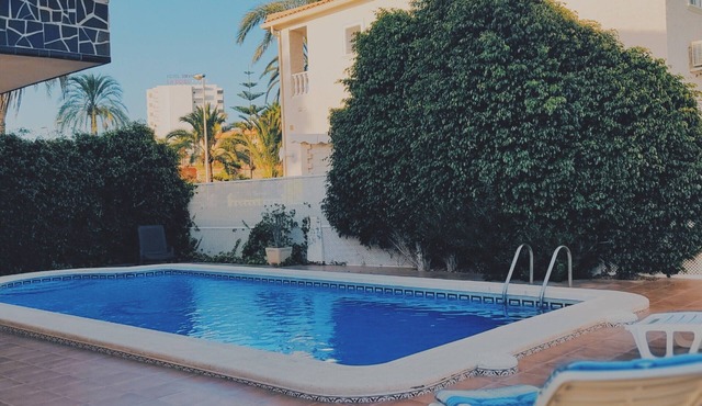 Bright Villa 20mtrs from the sea