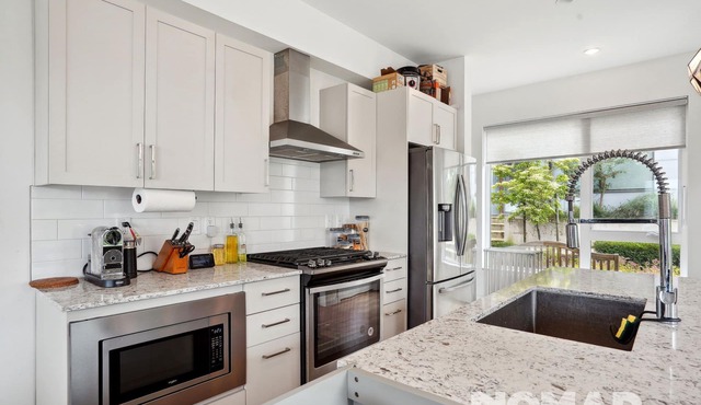 Bright Views Seattle Urban Getaway