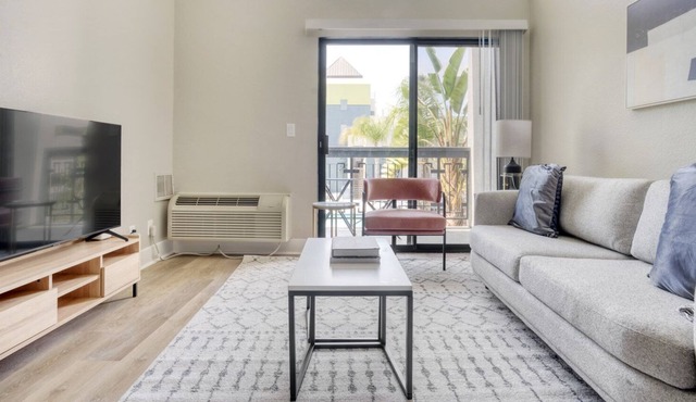 Bright Walnut Creek 1BR w/ Pool, Gym & W/D, walk to BART, by Blueground