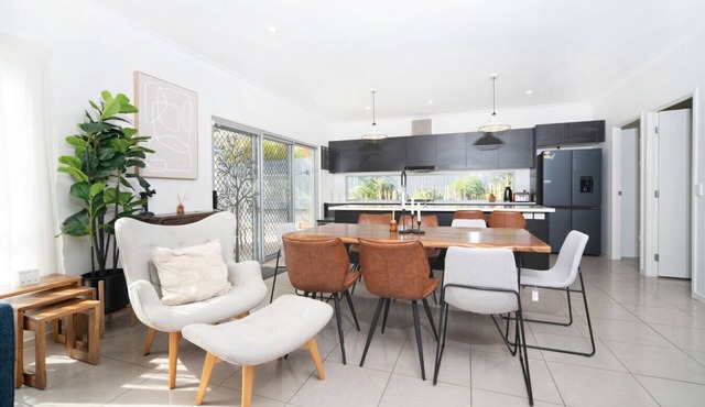 Bright & Welcoming Family Home | Heathwood