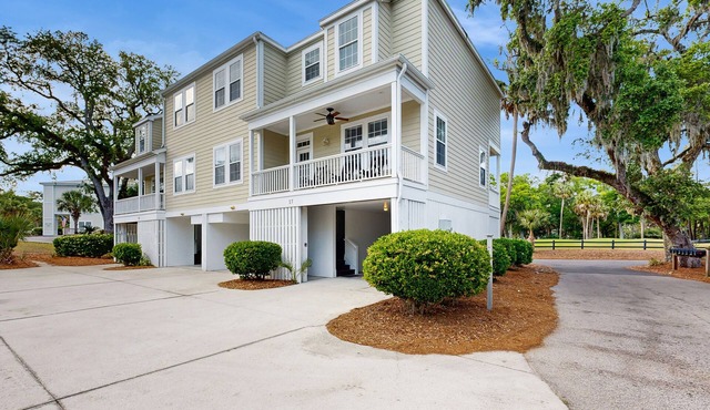 Bright & Welcoming House Near Beach and Golf w/Free WiFi & Private W/D