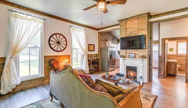 Bright Whites Creek Home: 12 Mi to Dtwn Nashville!