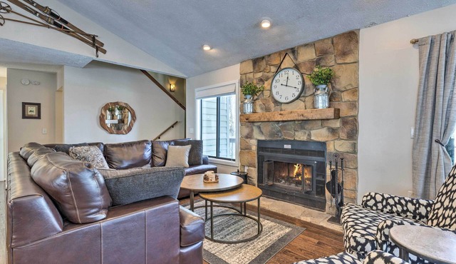 Bright Wintergreen Resort Home; Deck & Grill!