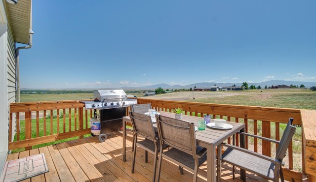 Bright Wyoming Retreat w/Deck & Mountain Views!