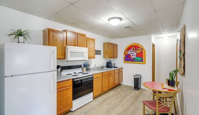 Bright Yankton Apartment Near Meridian Bridge