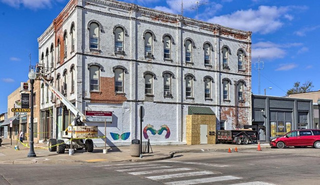 Bright Yankton Apartment Near Meridian Bridge