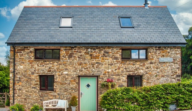 BRIGHTLEY MILL BARN, luxury holiday cottage in Okehampton