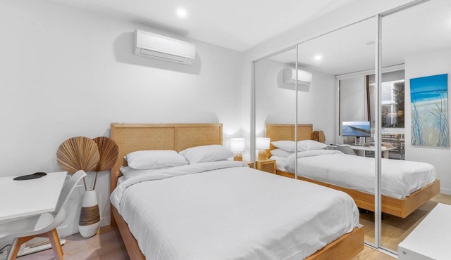 Brighton 1-Bed Apartment with Balcony & Parking