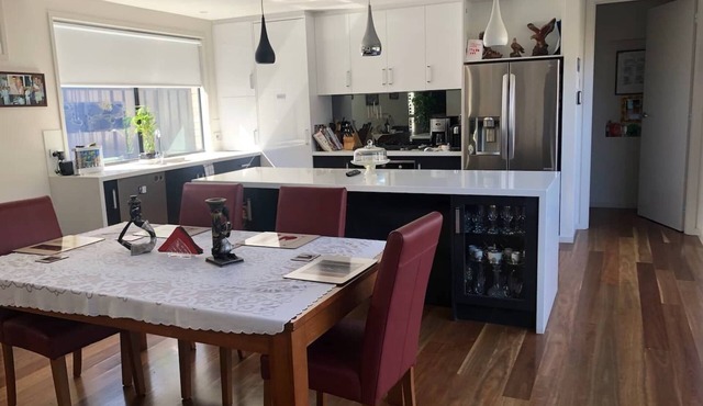 Brighton Beach, Cafe's,Aquatics,House avail for short term rental 25/07-12/10/25