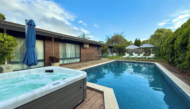 Brighton Blissful | Couples Guesthouse Retreat Pool Spa Sauna