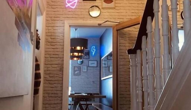 Brighton Neon Central - By Crown Gardens Holiday Homes