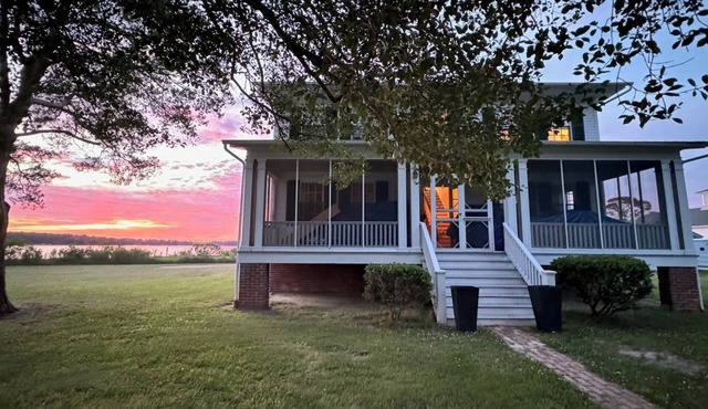 Brighton Winter House - Restored Historic Home on the East River