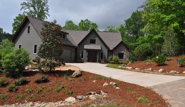 Brights Creek Southern Comfort Getaway (Gated Community 14.1 miles TIEC)