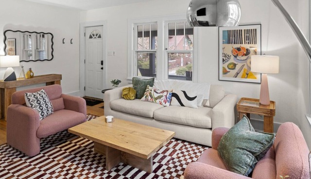 Brightside Bungalow - Quiet and close to Campus!