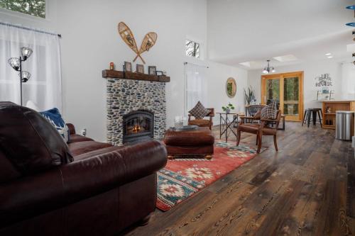 Brightwood Riverfront Getaway