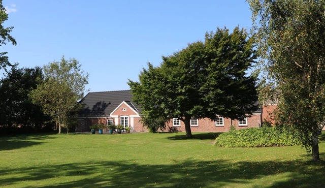 "Brigitte" - 1.3km to the fjord by Interhome