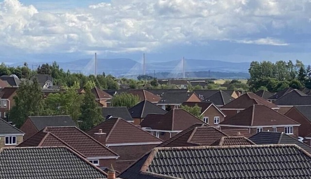 Briight & Modern 2 Bed Executive Apartment with Amazing Views