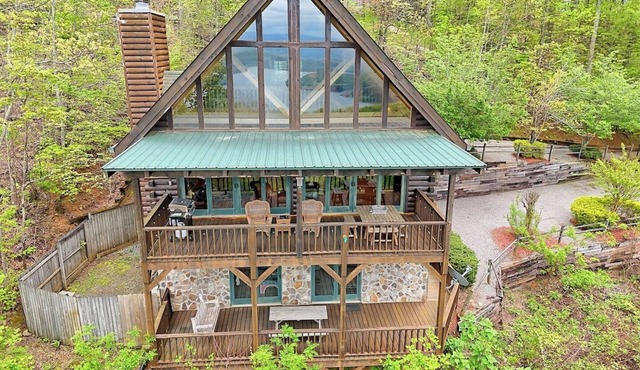 Brillant’s Bunk of the Blue Ridge Mountains by Chatuge Home Concierge | Lake & Mountain Views