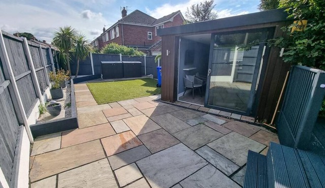 Brilliant 2 Bedroom Home in Worsley