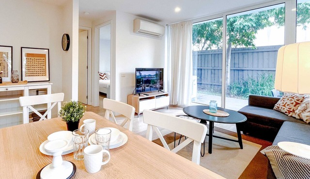 Brilliant 2B Brighton Apt Near Beach*Garden