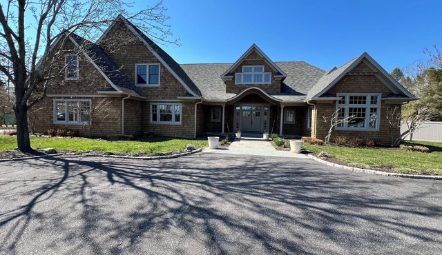 Brilliant 4-bedroom house with heated pool in charming Shelter Island