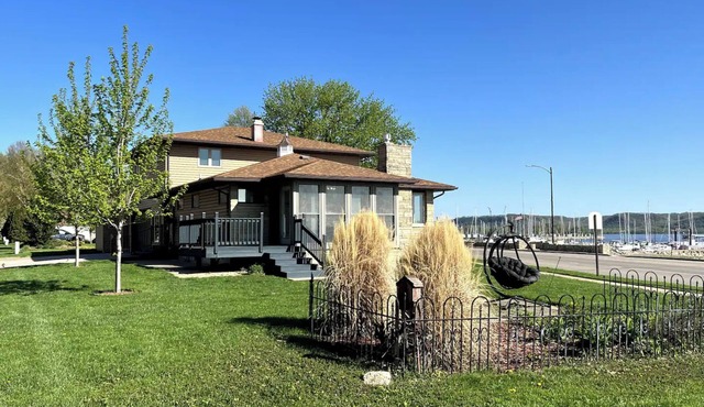 Brilliant 4-bedroom house with AC in charming Lake City