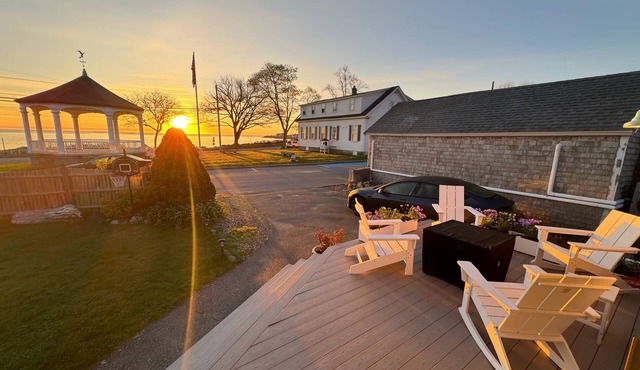Brilliant Ocean Views. Two Cottages - One price.