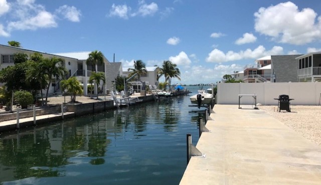 BRILLIANT VIEWS OF OPEN WATERS- 75' DOCK - 250 ' TO OPEN CHANNELnBIG PINE KEY FL
