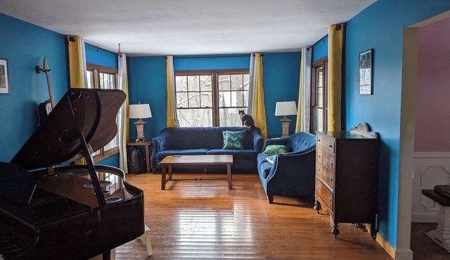 Brimstone Beauty! House on seven acres in beautiful Helenwood