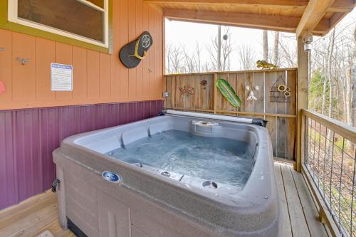 Bring a Pet Peaceful Frenchburg Cabin on 1 Acre