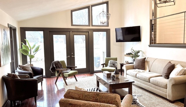Bring One Bring All! ~ Amazing Lake Views ~ Family Fun ~ Foosball, Arcades