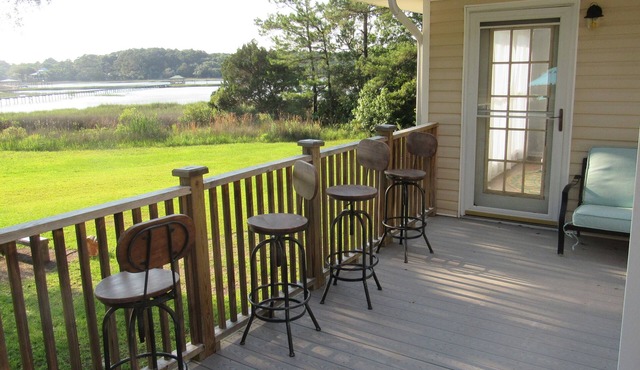 Bring the boat and water toys!Riverfront boatdock pool kayaks gamerm 6/5bd/bath