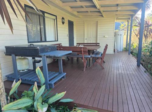 Bring the Dog, Boat and Family - lakeside escape