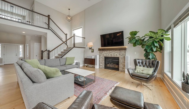 Bring the Family! Suburban Gem in Plainfield