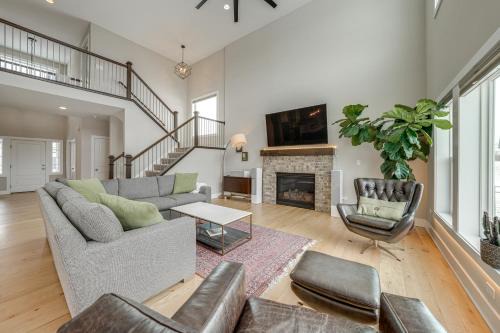 Bring the Family! Suburban Gem in Plainfield