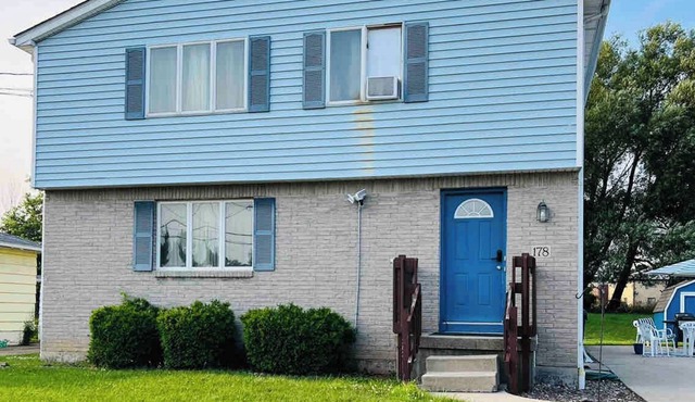 Bring the whole family to this great place with lots of room for fun. 5m bills S