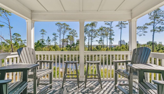 Bring Your Bikinis & Martinis to Lost Key |Beach Gear Included |Steps to Gulf |Pools|Dogs OK