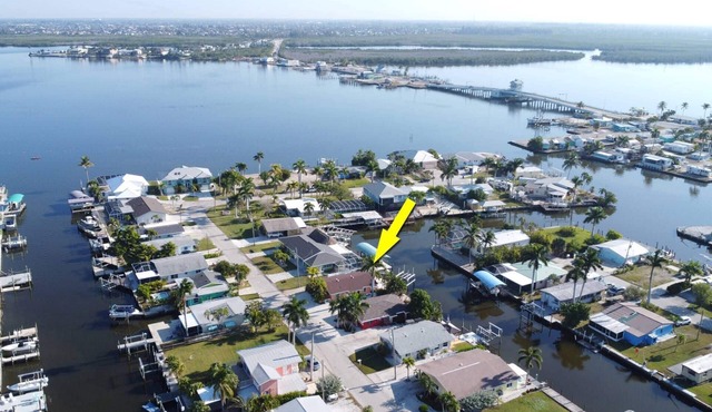 Bring Your Boat! Gulf Access, New Remodel! Fishing Cottage in Matlacha! Free Bikes, Parking & Wifi!