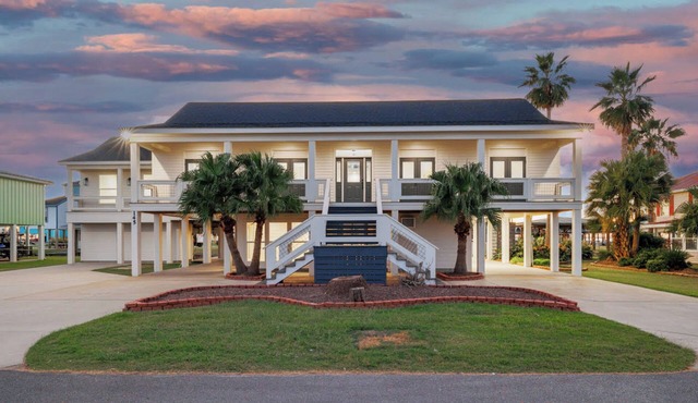 Bring Your Boat! Lake Charles Home w/Dock & Lift