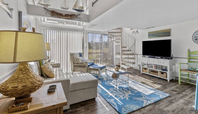 Bring your boat to "On River Time" cottage!